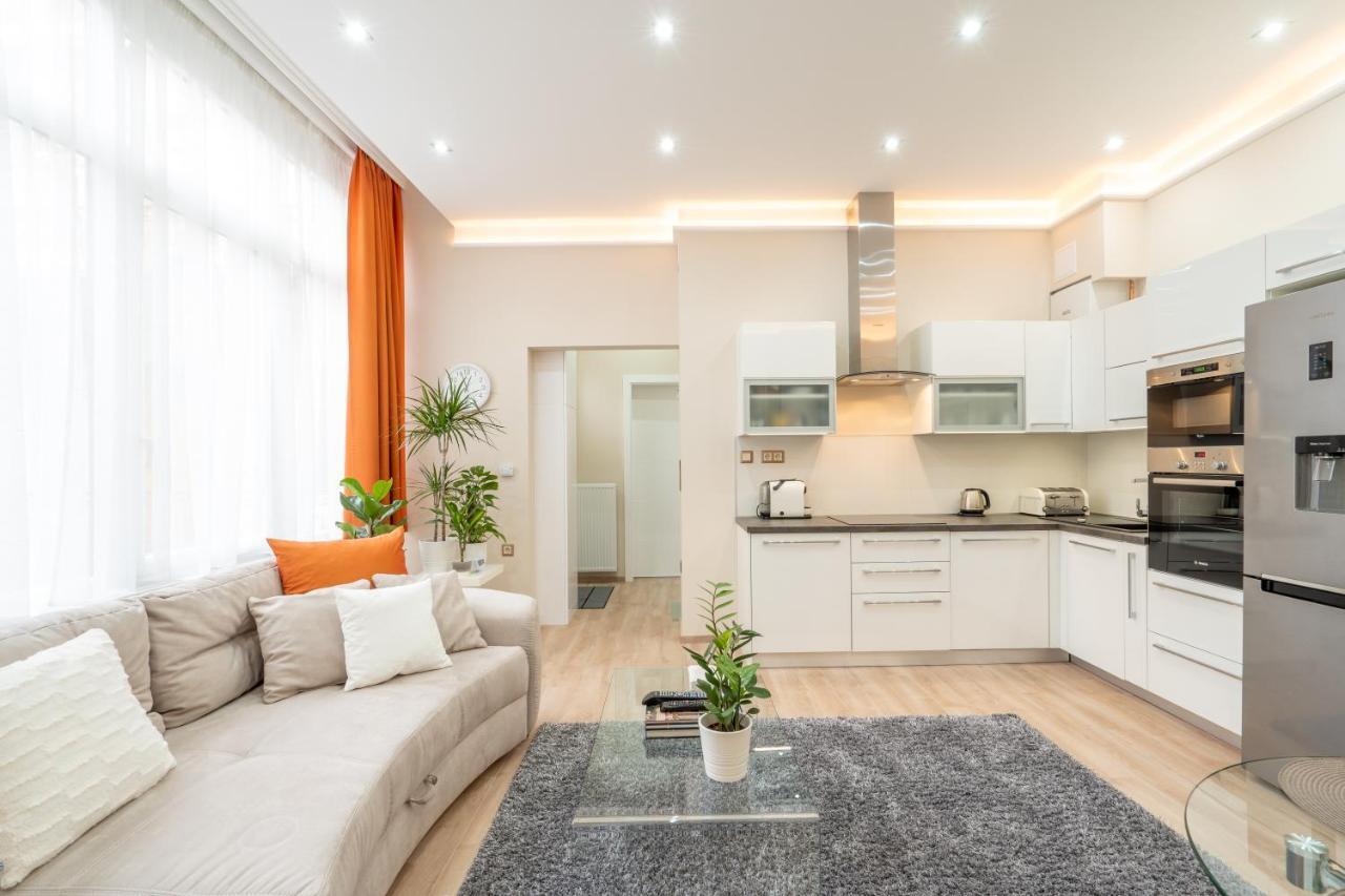 Modern, Quiet & Cozy Apartment In The Middle Of Downtown Near Danube At Fashion Street 부다페스트 외부 사진